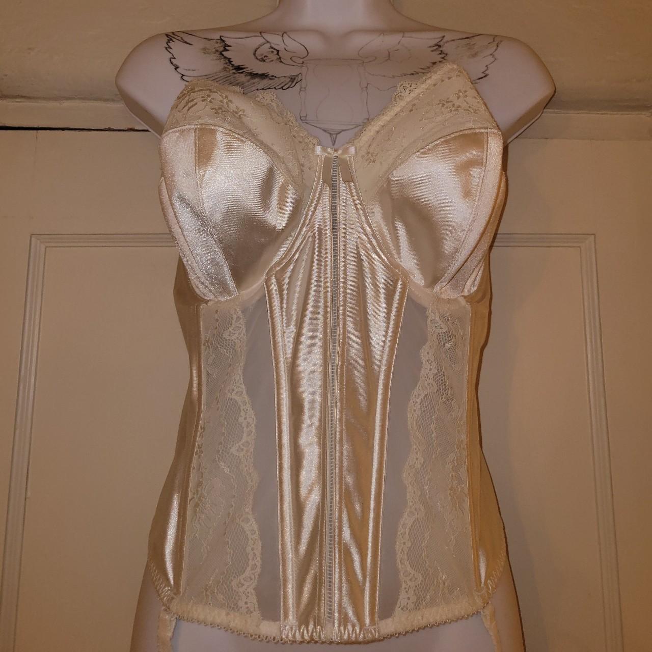 Product Image 1 - White lace corset💫

Amazing corset and