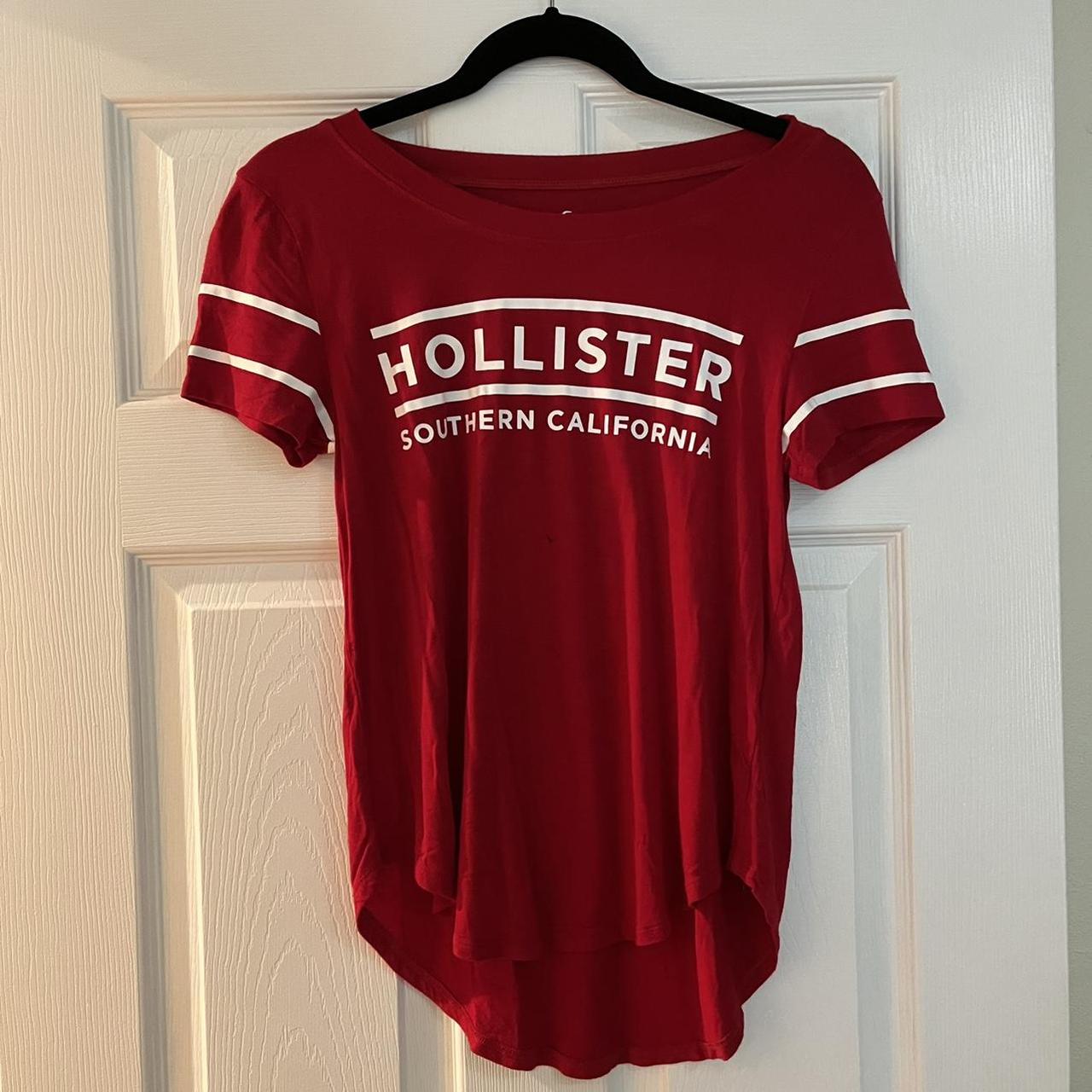 Red Hollister t-shirt. Very soft material. Logo in