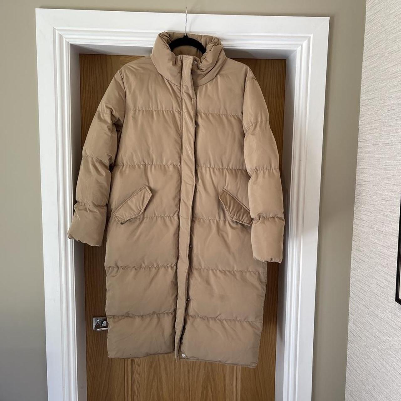 long puffer jacket. Only tried on. Size 8 - Depop