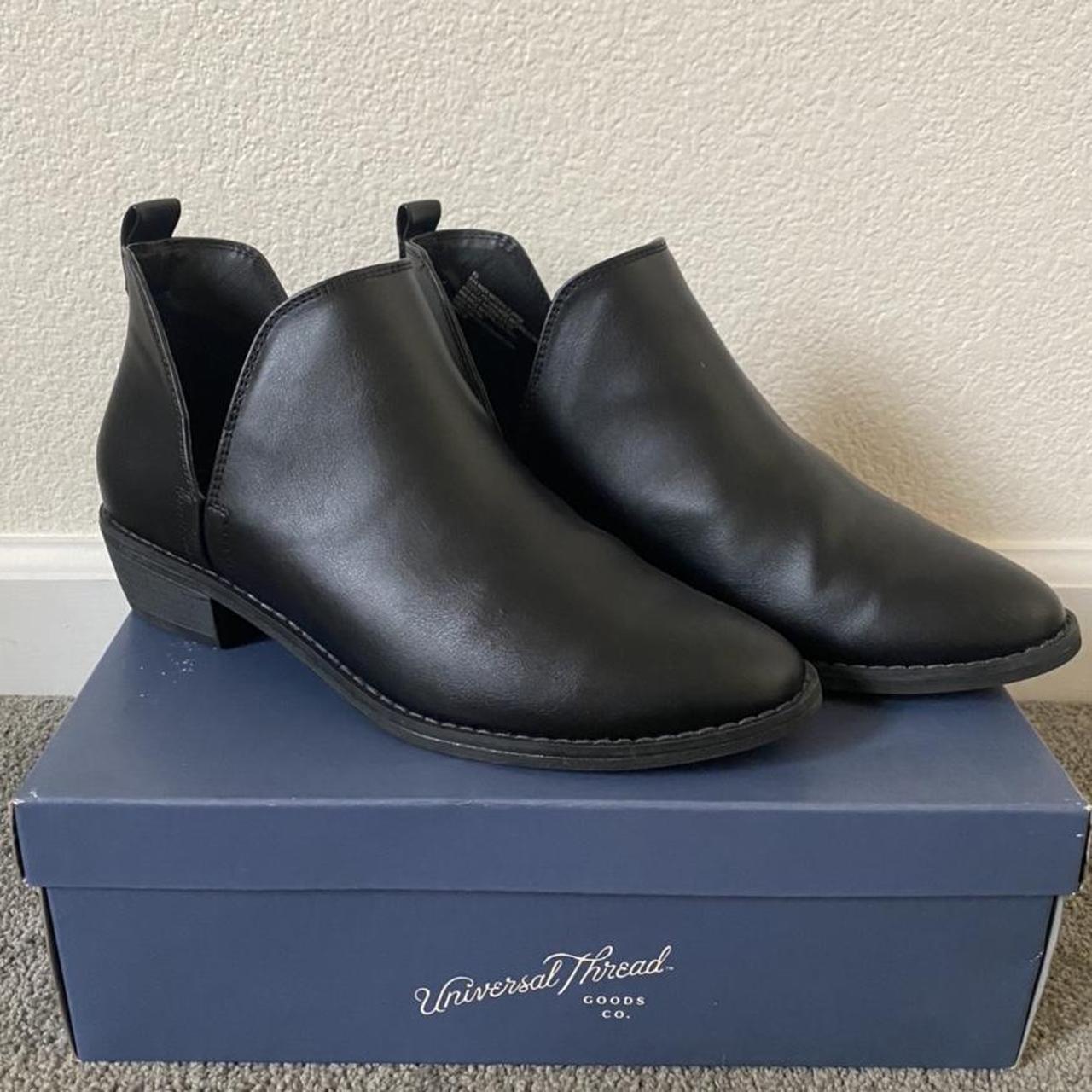 Universal thread hot sale black boots