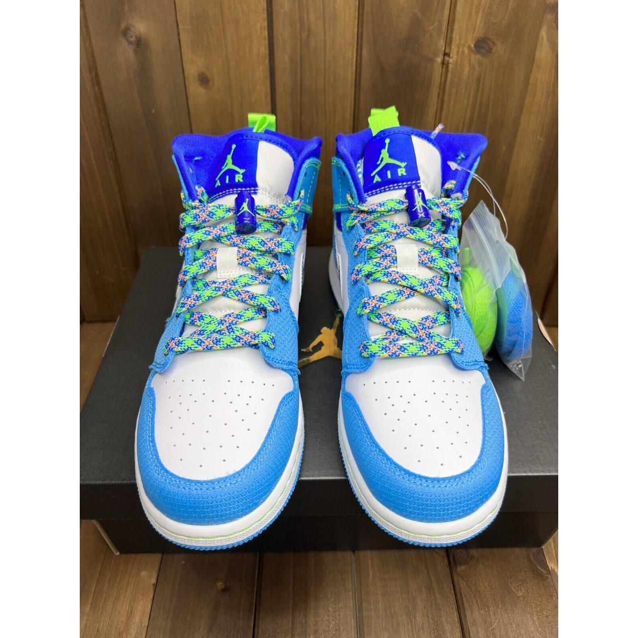 Nike Air Jordan 1 Mid SE Sprite Blue Volt GS Youth Size 7Y deals DA8010 400