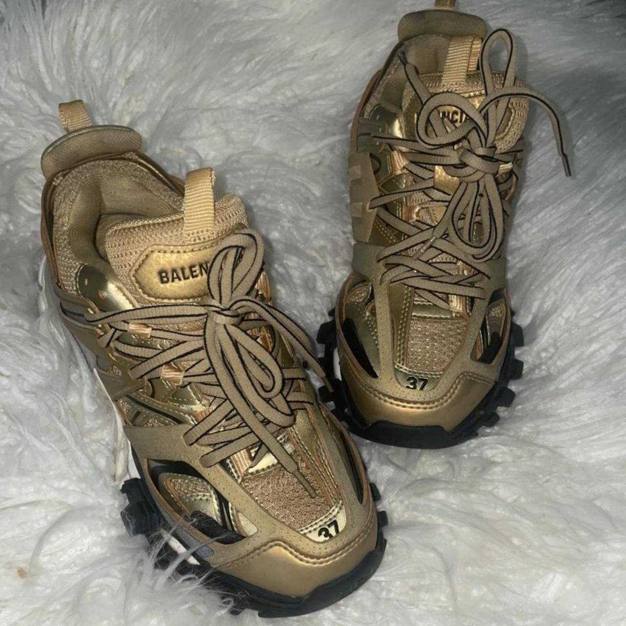 balenciaga trainers gold