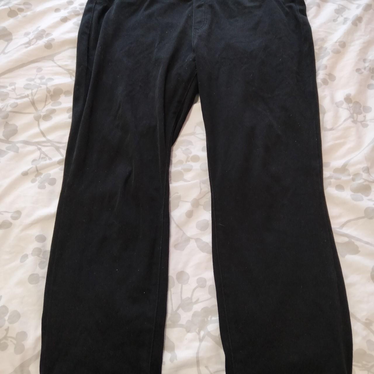 Uniqlo black jeans/jeggings. 3/4 length. Size... - Depop