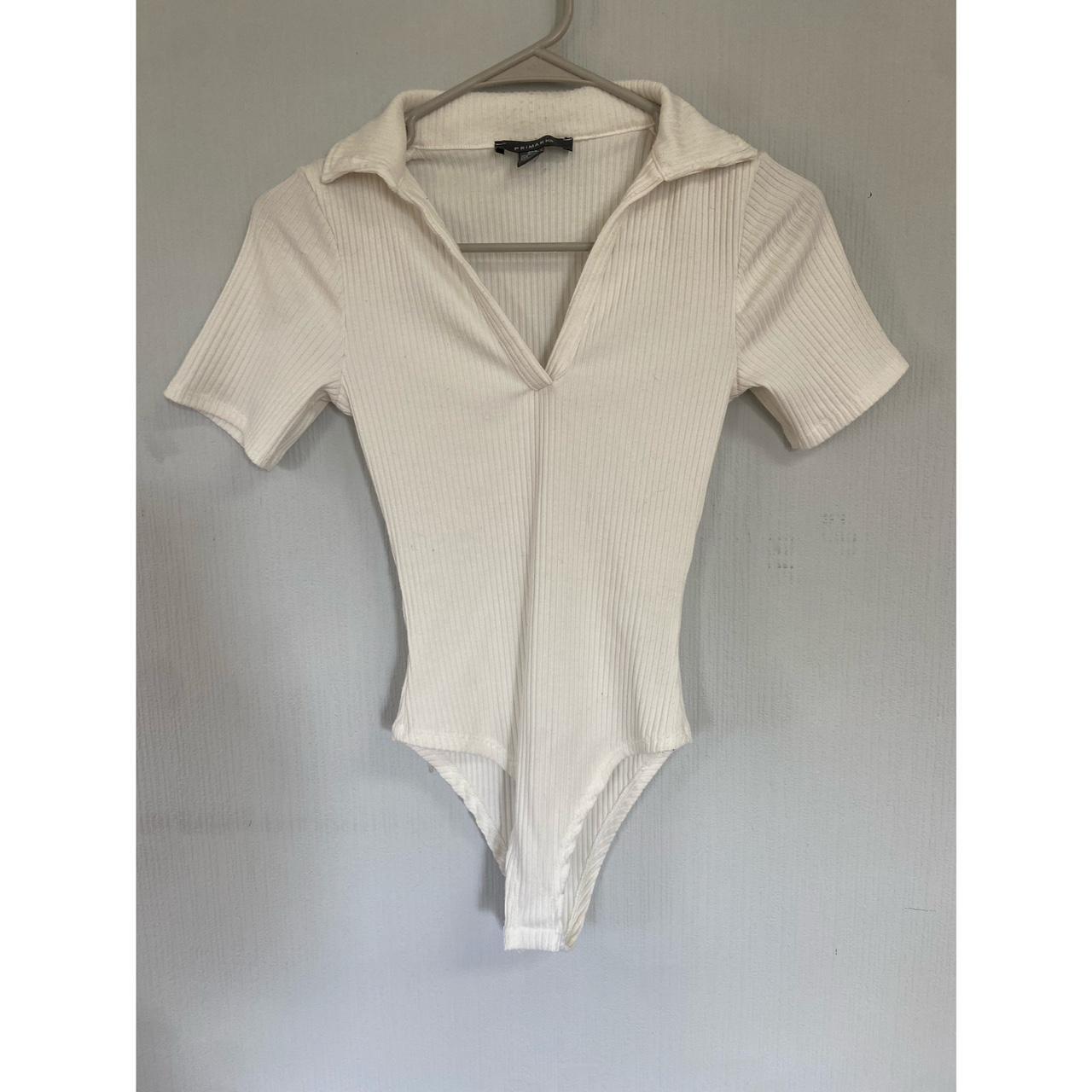 🦢White collared V-tech body suit 🦢 Size: 2XS Brand:... - Depop