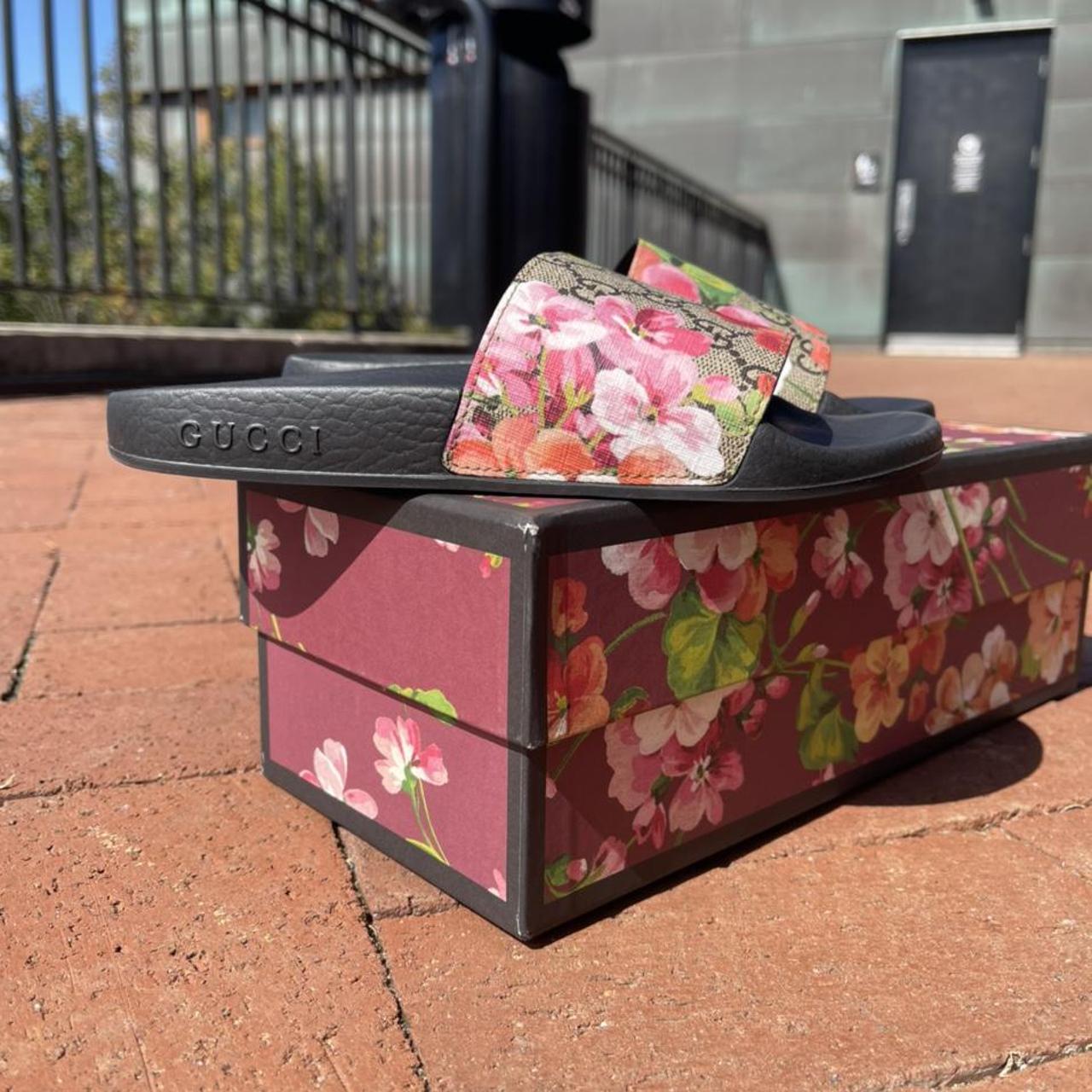 Gucci blooms gucci floral slides hot sale