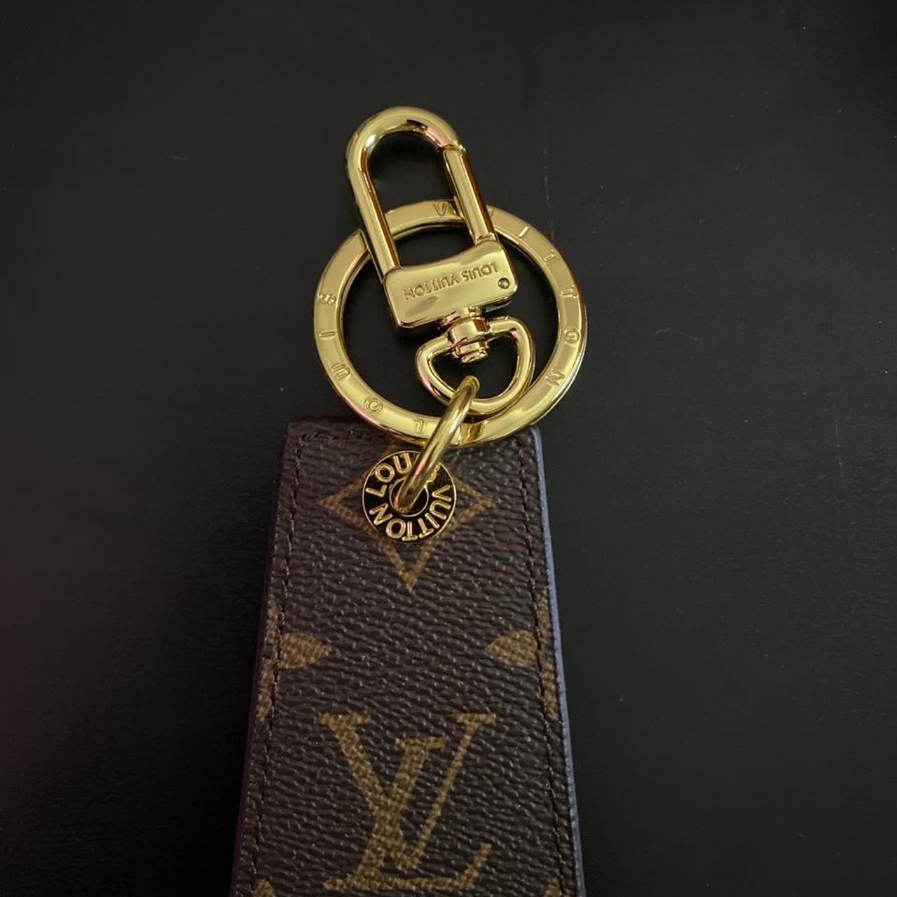 Louis Vuitton Gold Coin Charm Necklace Chain: 23 - Depop