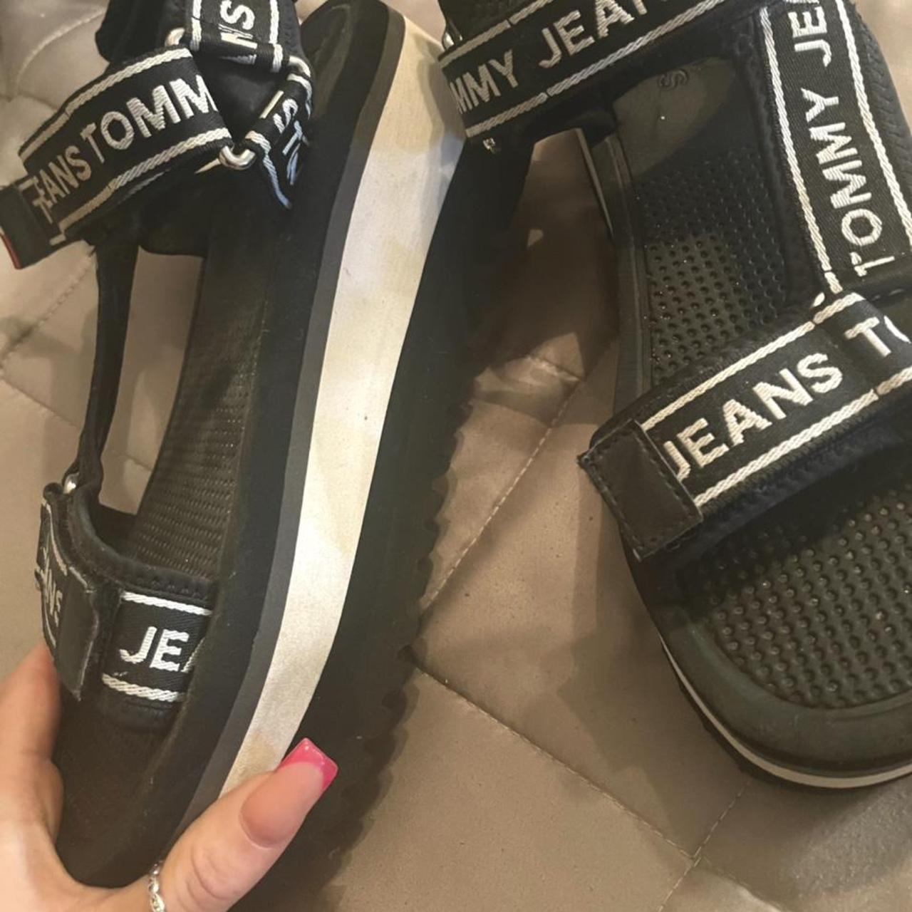 Tommy Hilfiger Women S Sandals Depop   P0 