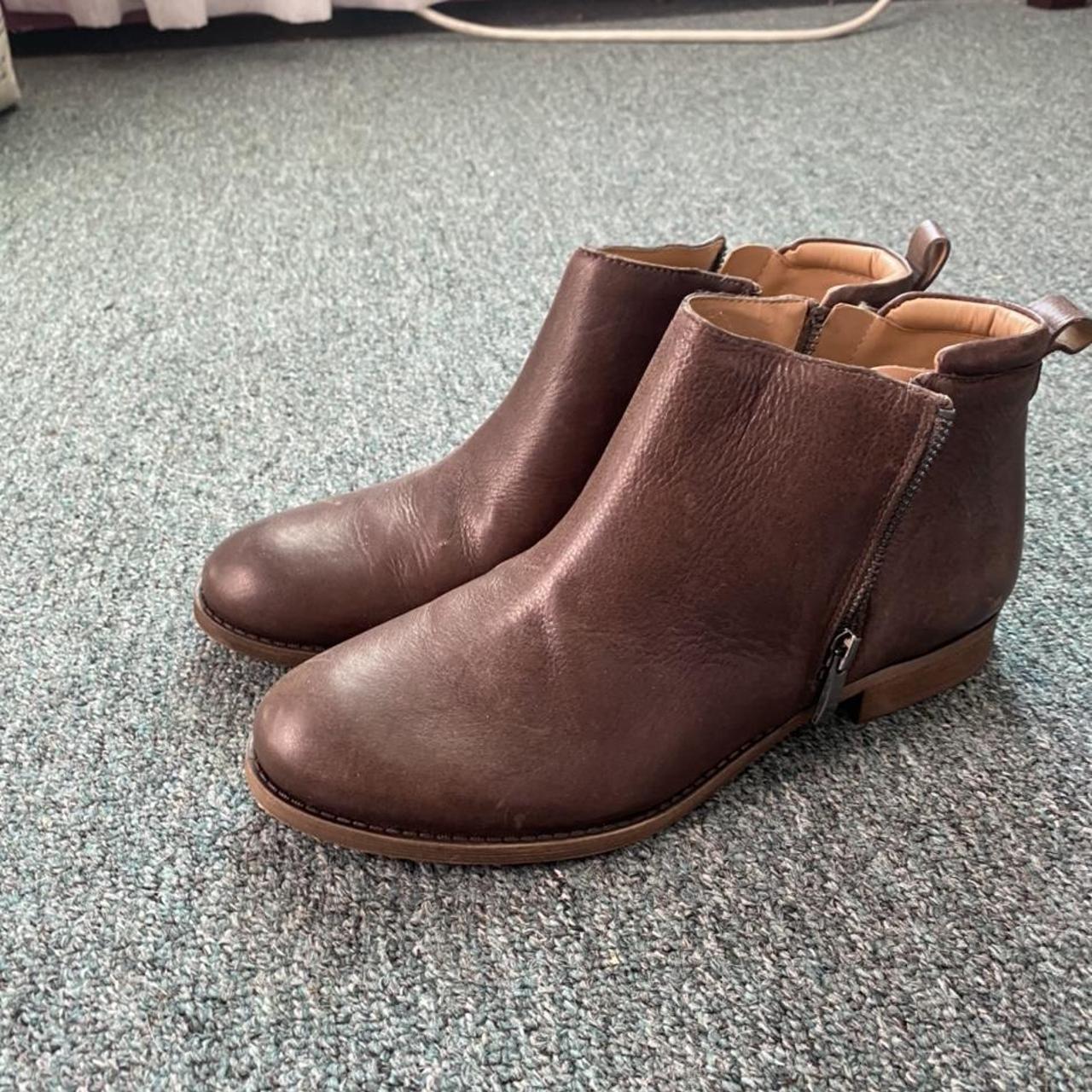 Brown fall Boots. Brand new. Depop