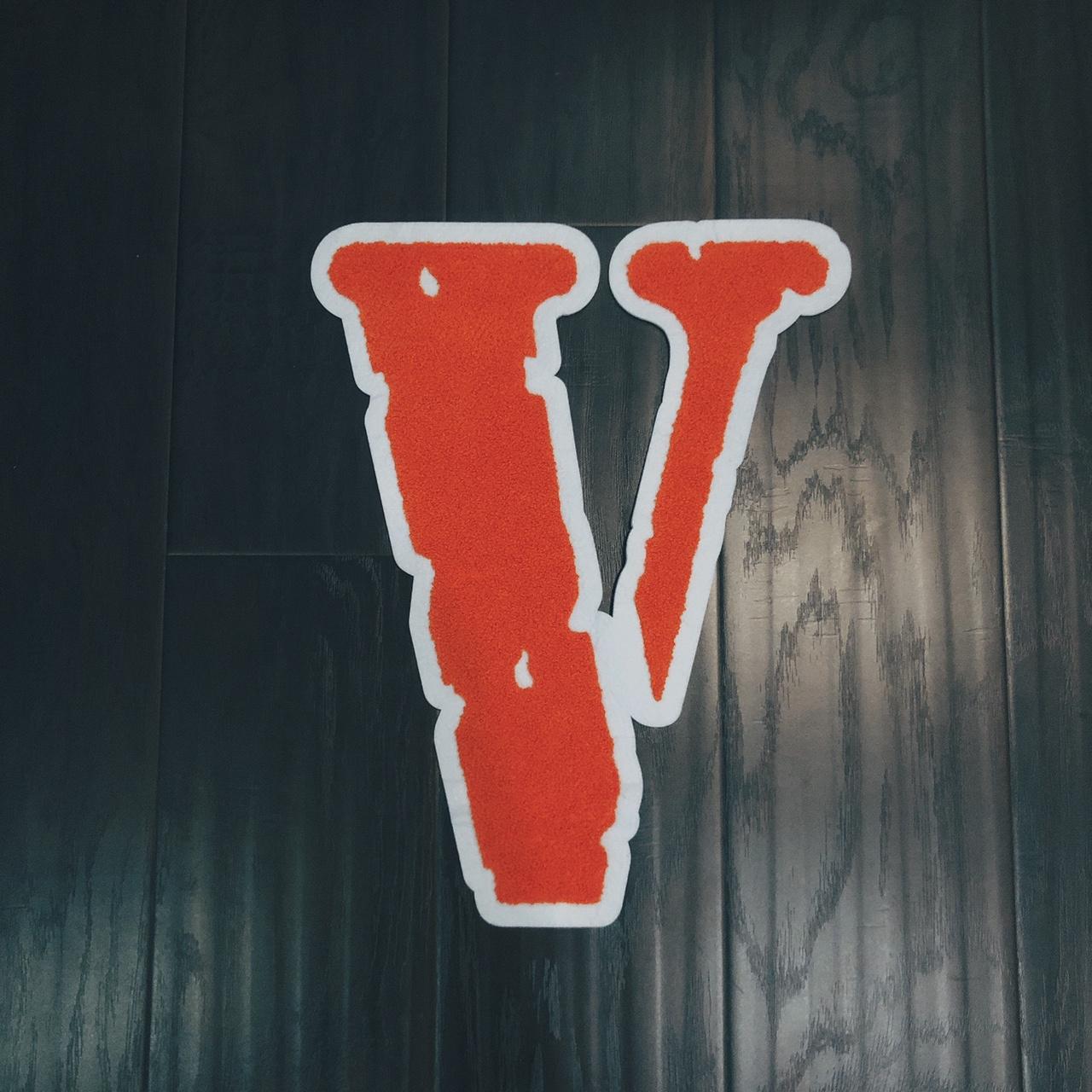 値下げ中　VLONE ジャケット　赤 Vlone large patch || One size || perfect for back | Depop