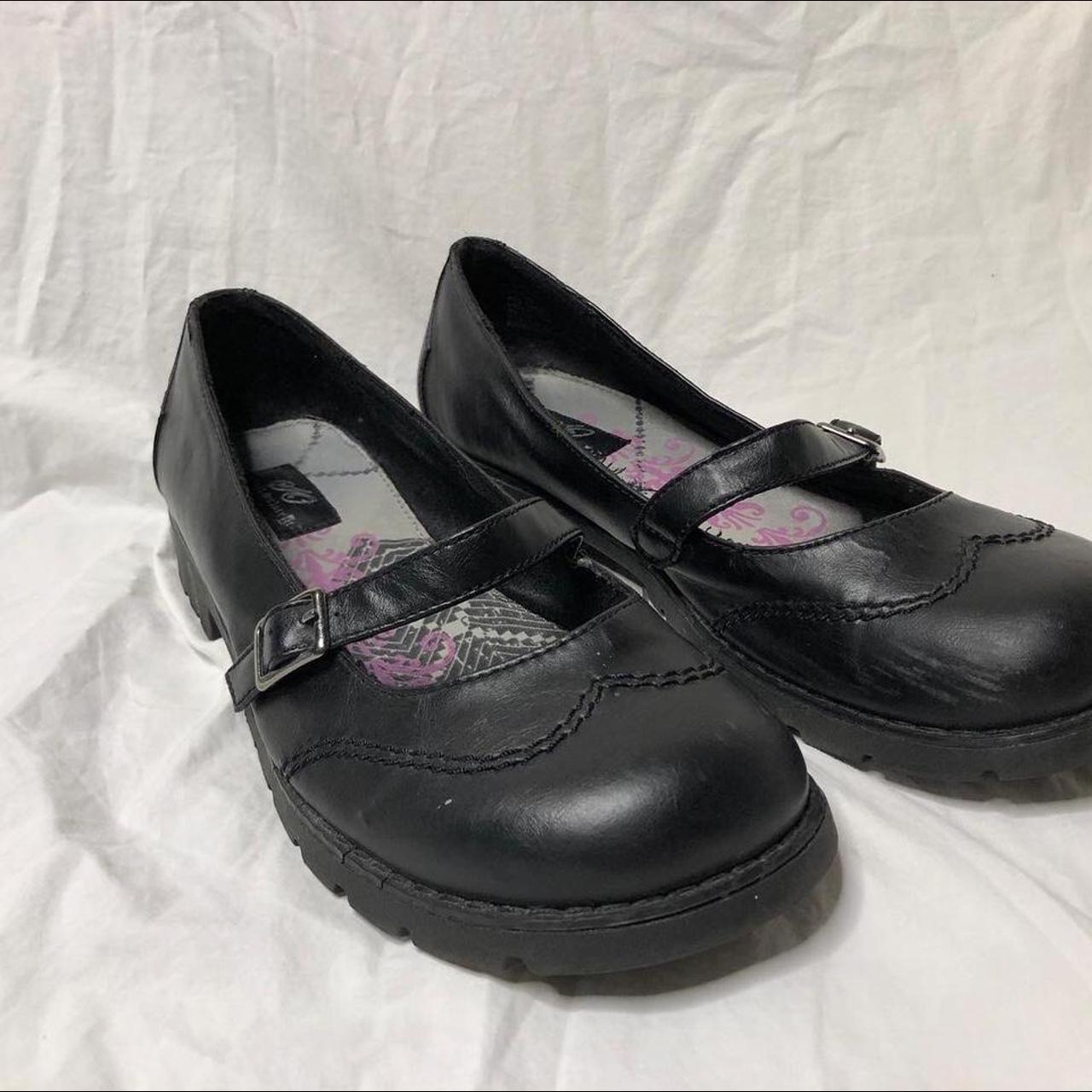 Vintage black loafers , women’s size 8 - Depop