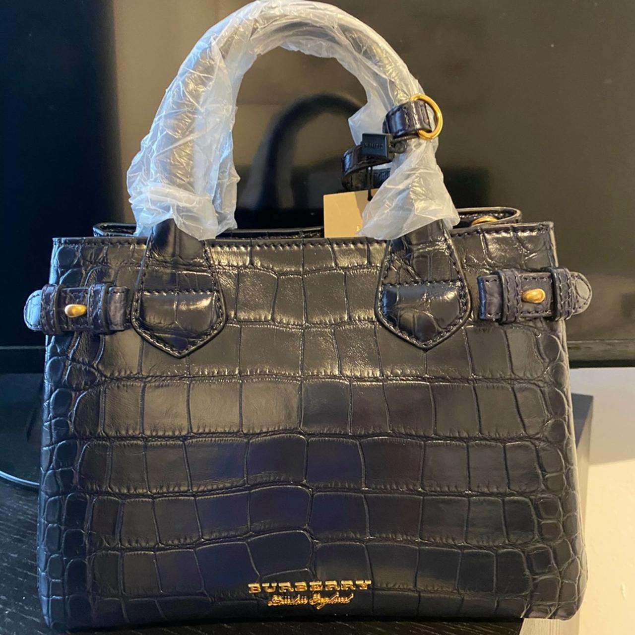 banner real burberry bag message before buying - Depop