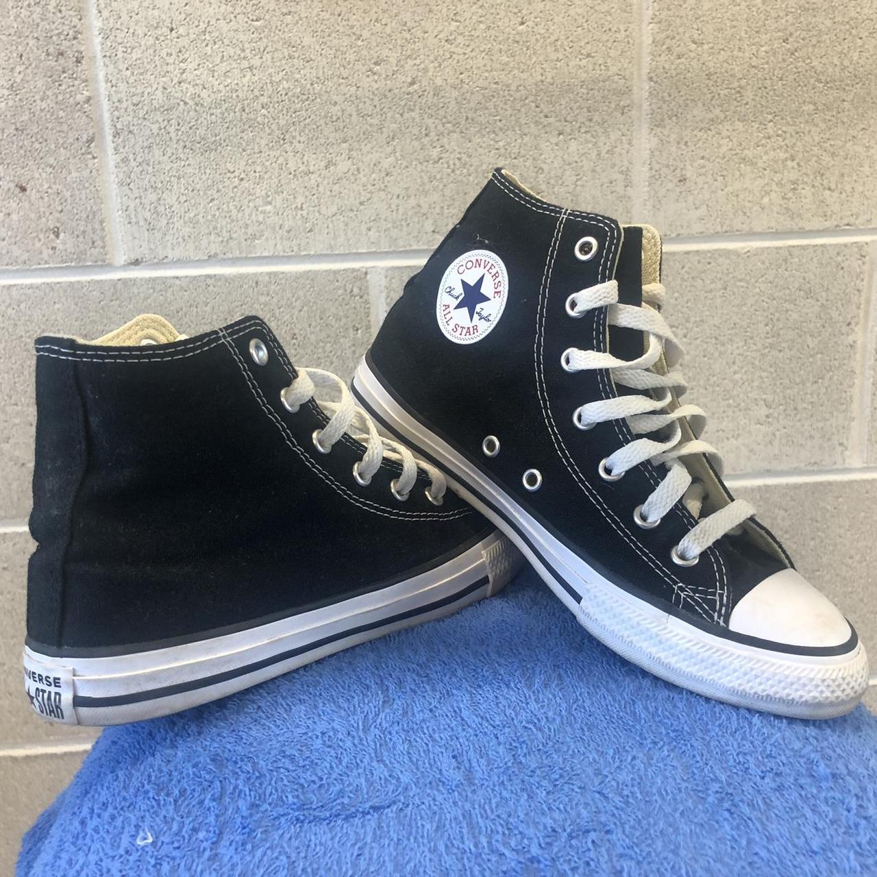 Converse Women's Black and White Trainers | Depop