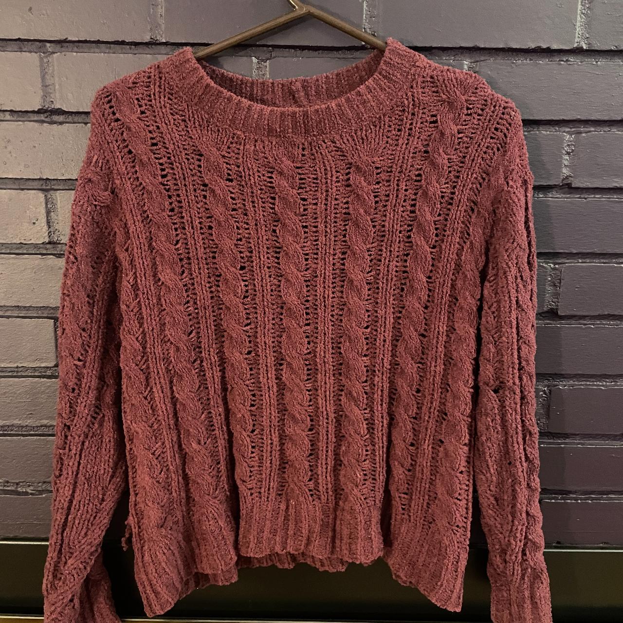 Maroon sweater - Depop