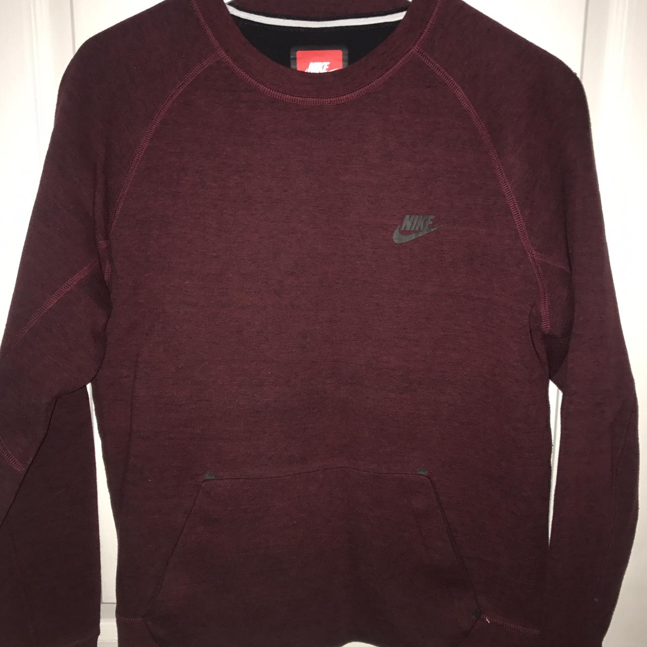 Maroon nike outlet tech