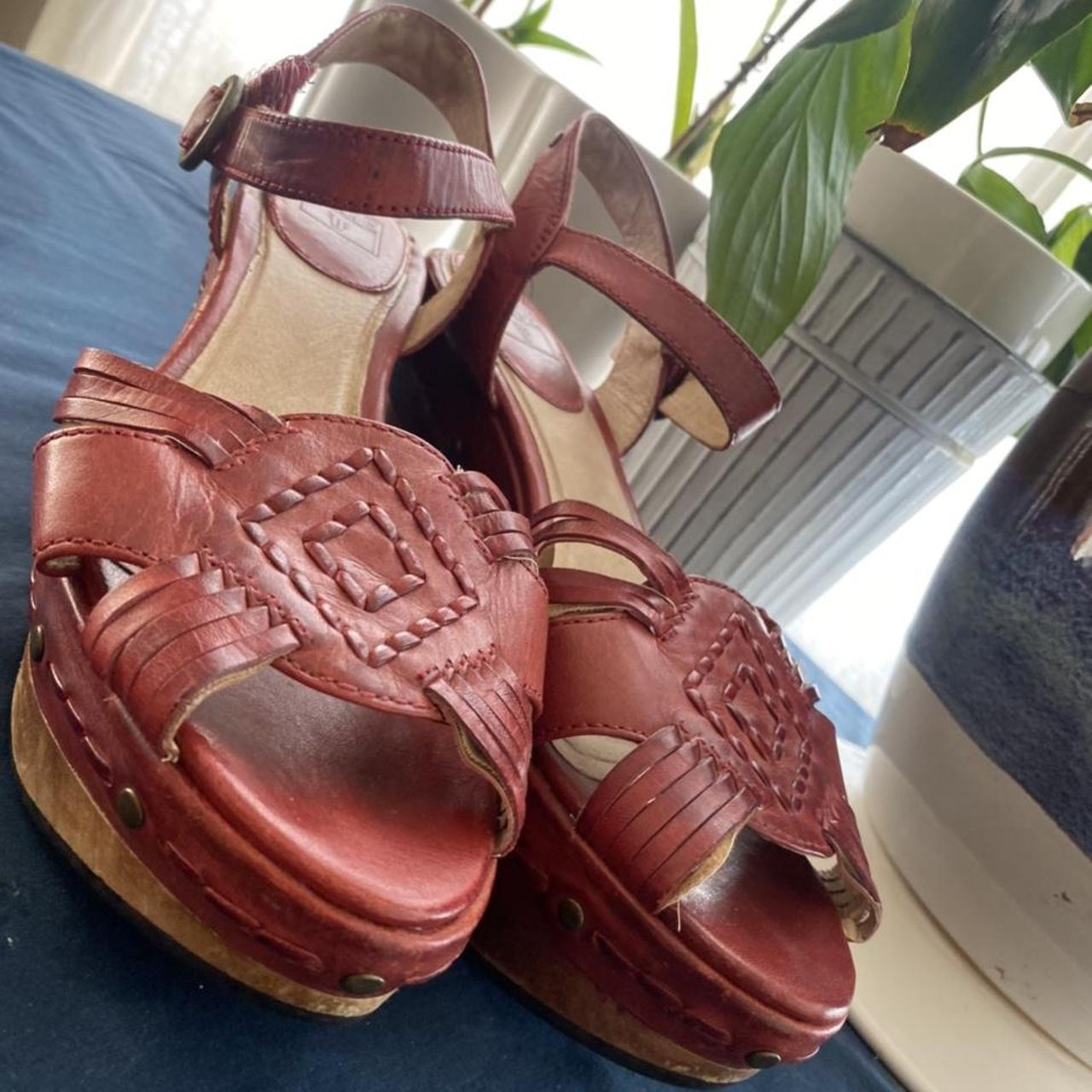 FRYE “CARLIE HUARACHE” SANDALS Leather PLATFORM - Depop