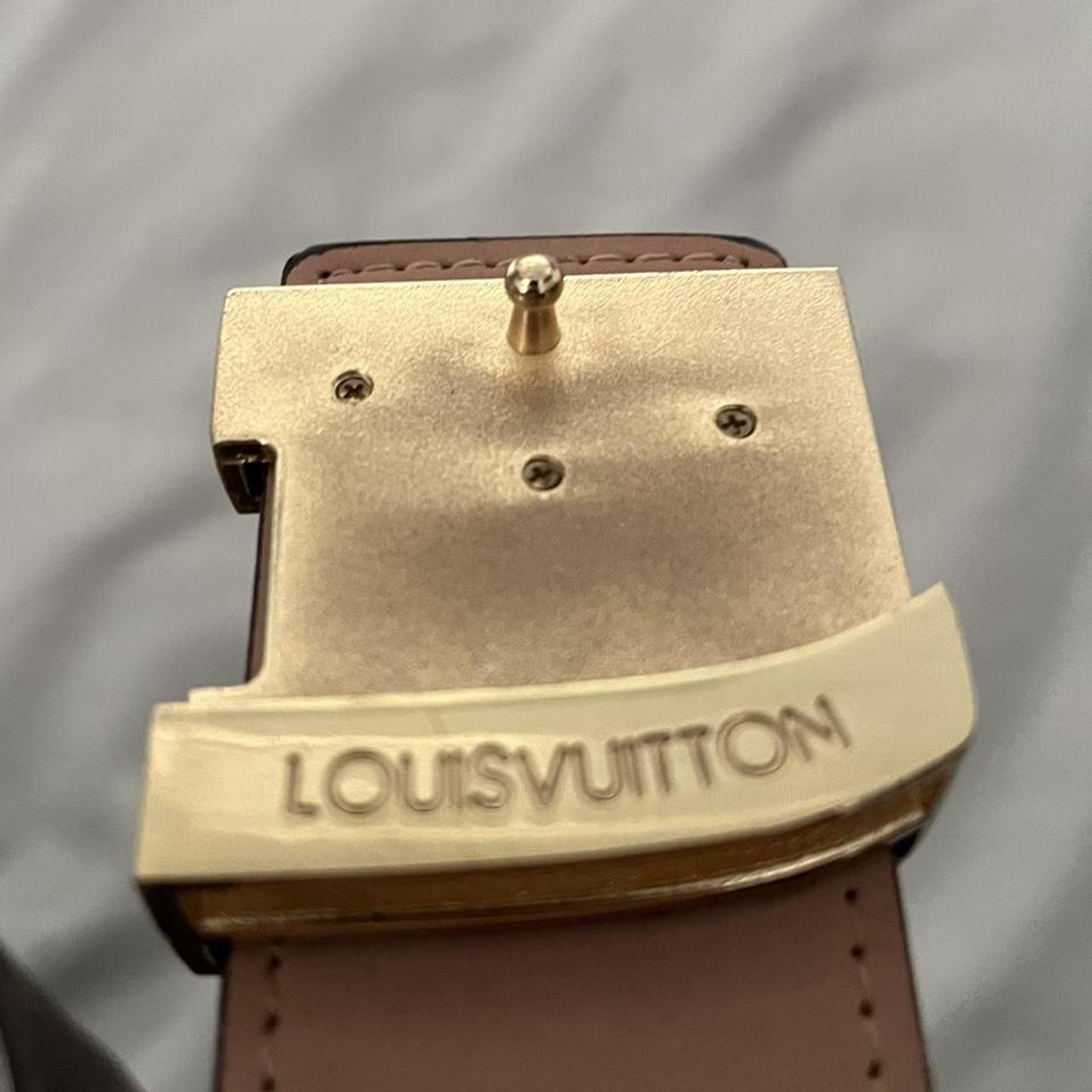 size 44-115 louis v belt barely wore this mf great - Depop