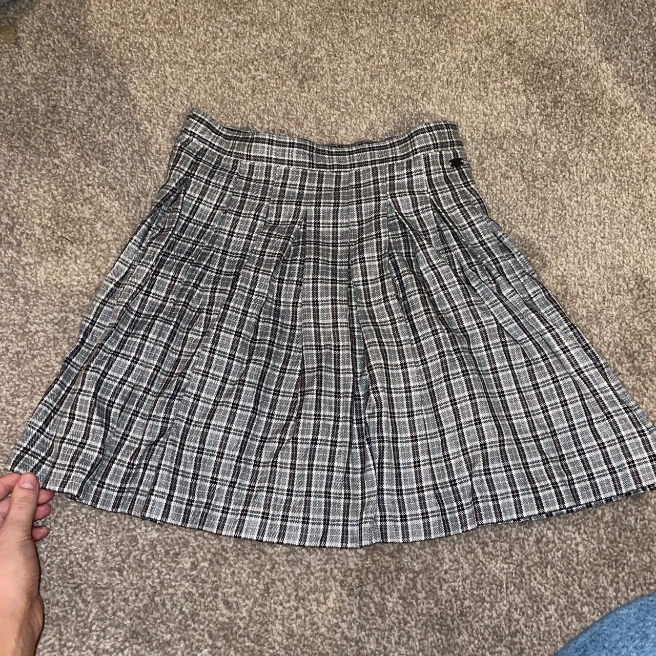 Pull and Bear grey checkered tennis skirt • Size... - Depop