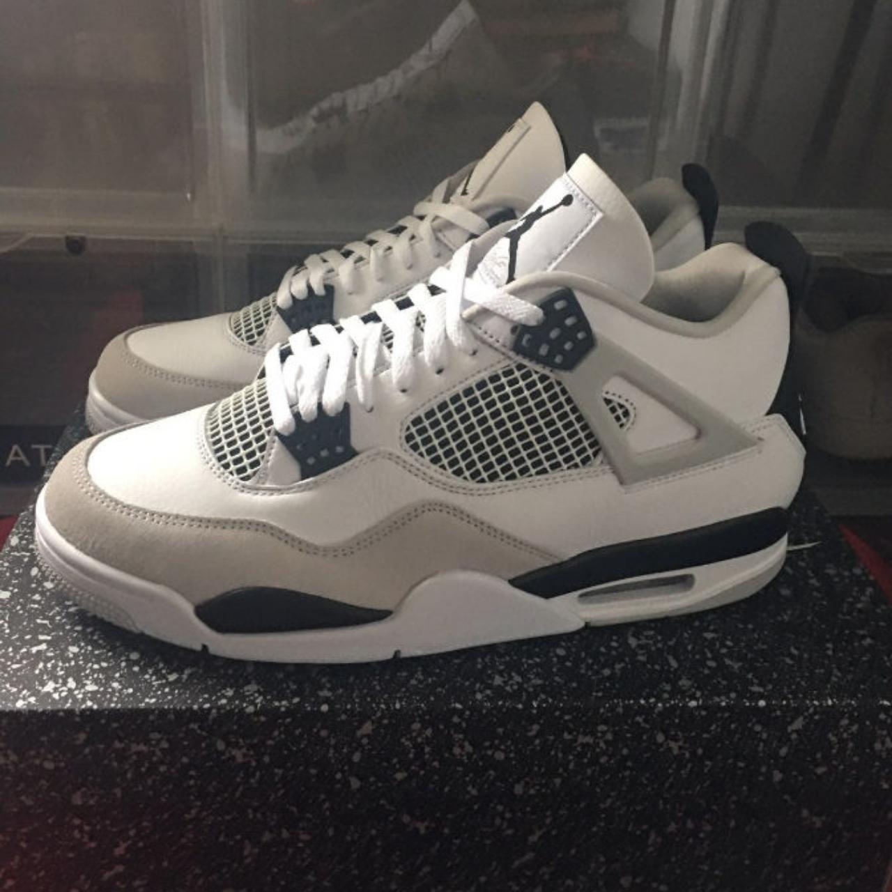 Nike Air Jordan 4 