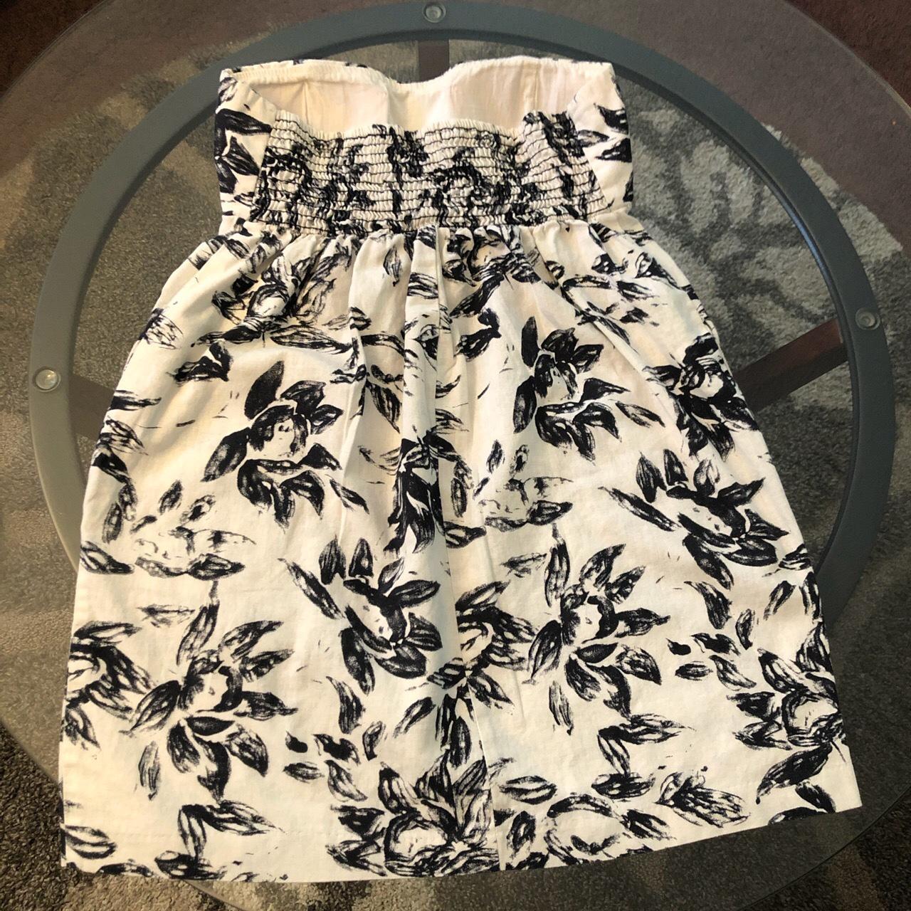 Papaya Women's Black and White Dress | Depop