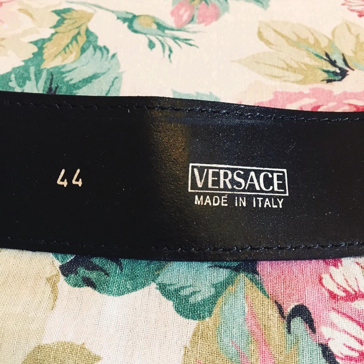 Cintura vintage Gianni Versace. In pelle nera e... - Depop