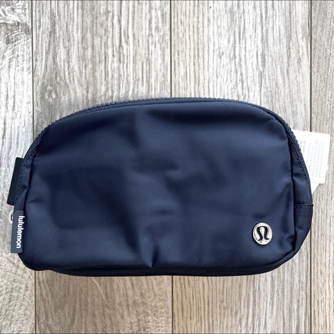 Lululemon Everywhere Belt Bag purchases “true navy” blue brand new in package nwt