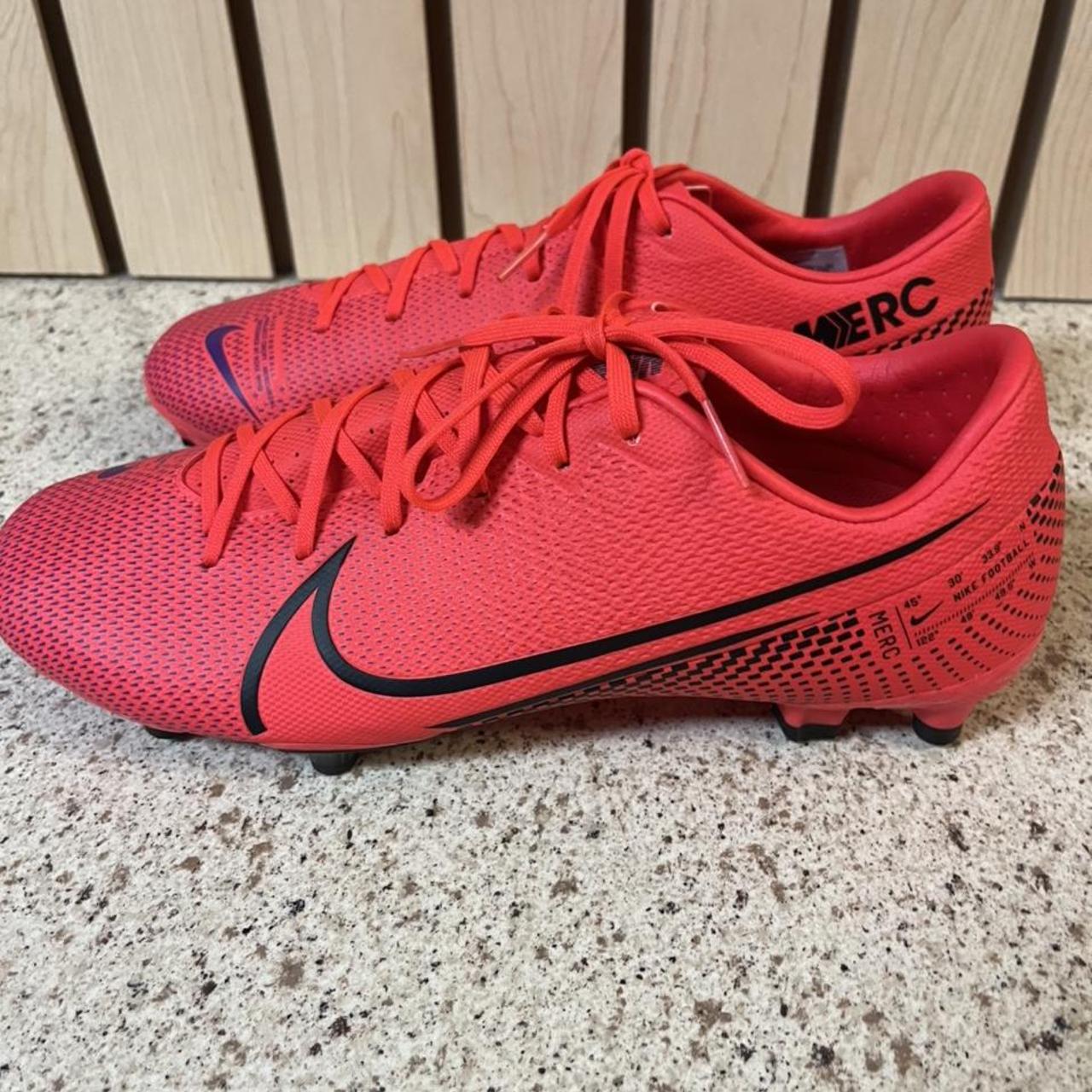 Product Image 3 - Nike Men's Football Boots, Red