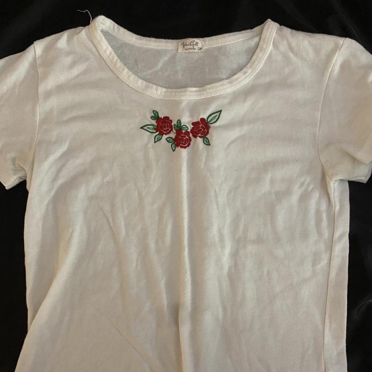 BRANDY MELVILLE ROSES TOP 💖 Super cute embroidery... - Depop