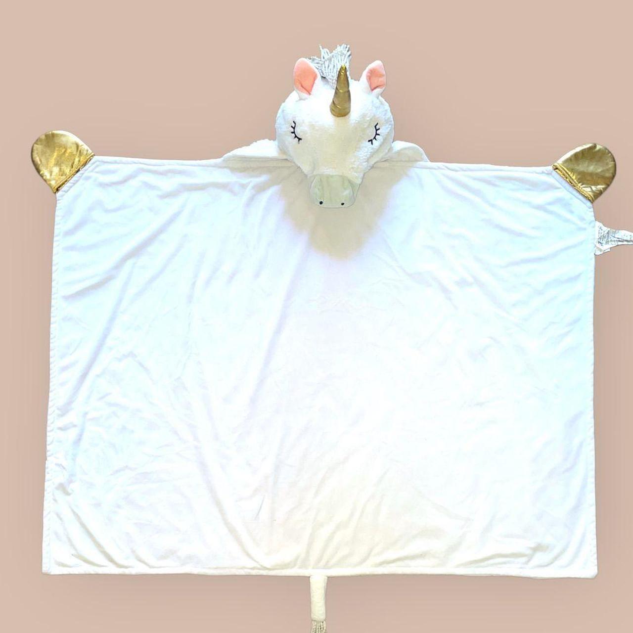 Pillowfort white hooded unicorn blanket in excellent... Depop