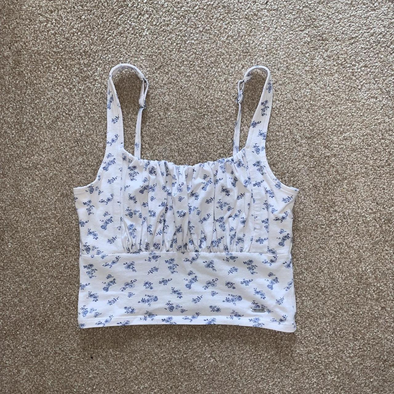 hollister floral print crop top size XS. perfect... - Depop