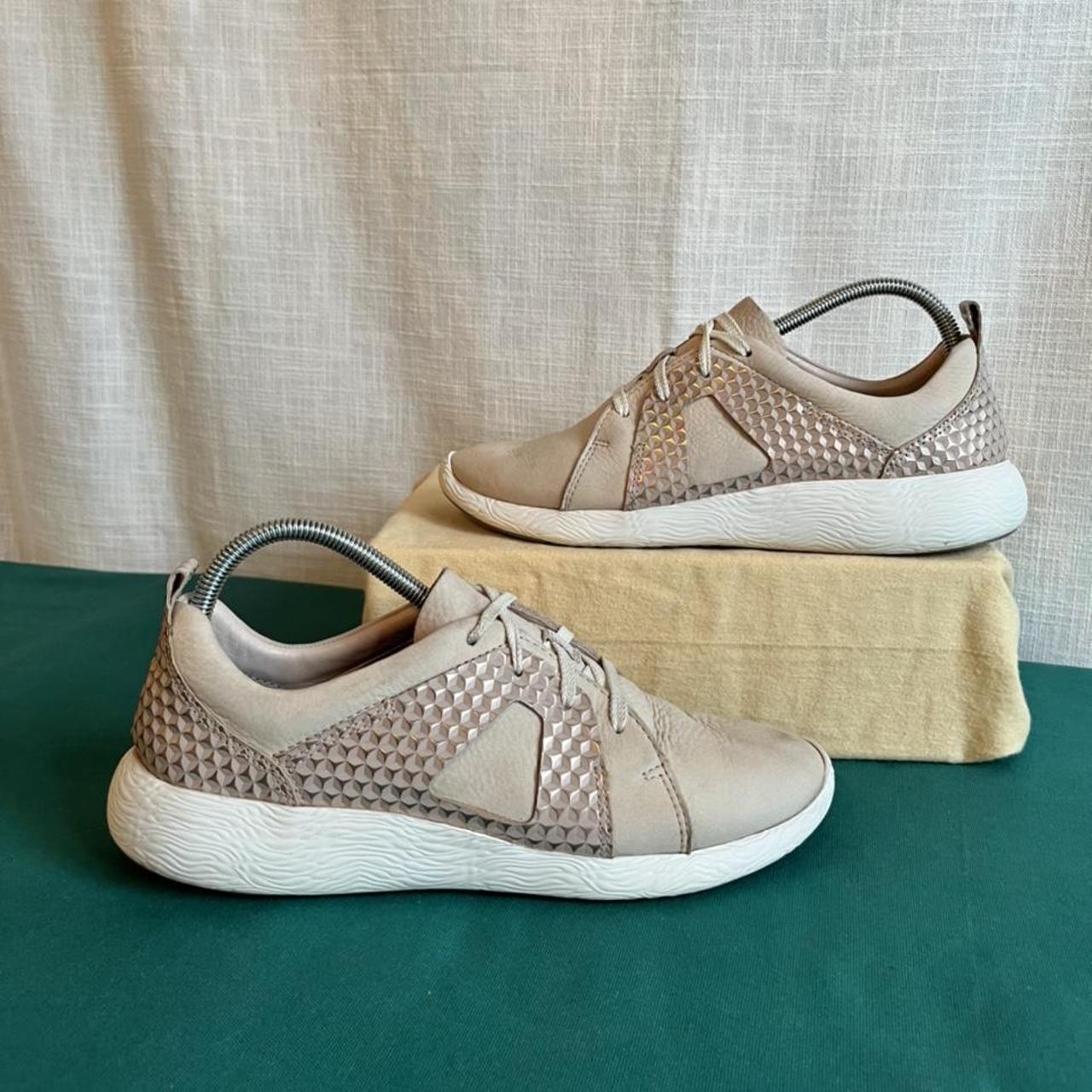 clarks ladies leather trainers