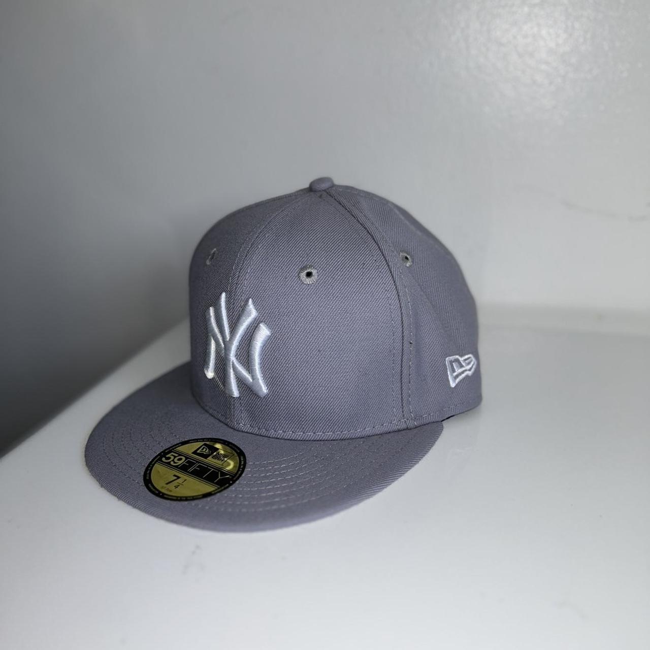 New Era Men's Grey and White Hat | Depop