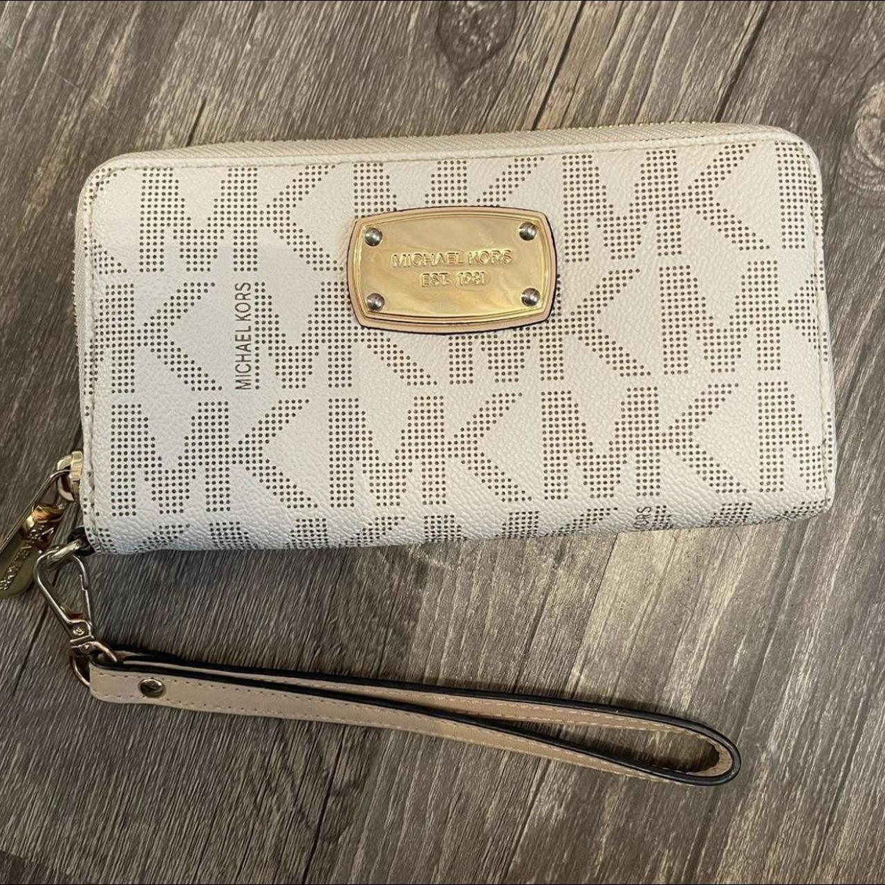 michael kors wallet wristlet - amazing condition -... - Depop