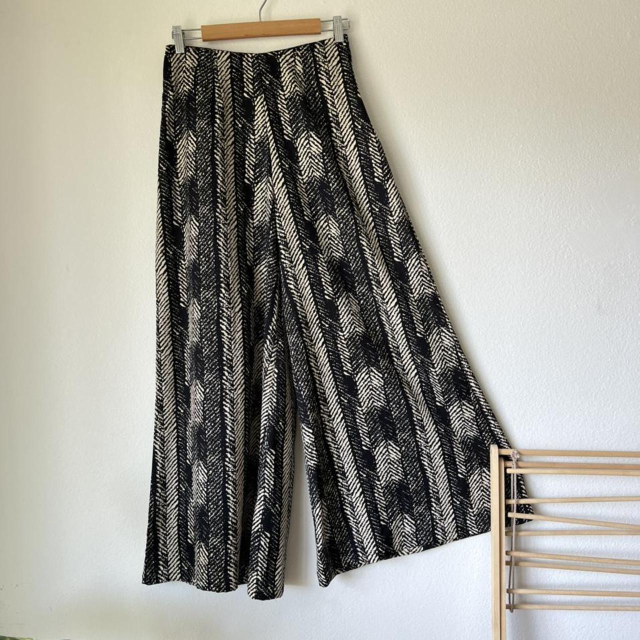 UO Nyx Zip-Ham Pant Perfect pant to dress up or - Depop