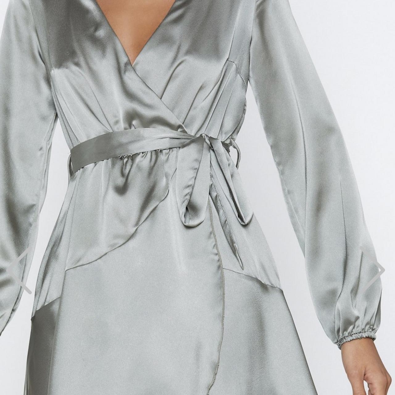Nasty Gal - Sage/Silver Toned Satin Wrap Dress 
</p>
<div class='sfsiaftrpstwpr'><div class='sfsi_responsive_icons' style='display:block;margin-top:10px; margin-bottom: 10px; width:100%' data-icon-width-type='Fully responsive' data-icon-width-size='240' data-edge-type='Round' data-edge-radius='5'  ><div class='sfsi_icons_container sfsi_responsive_without_counter_icons sfsi_medium_button_container sfsi_icons_container_box_fully_container ' style='width:100%;display:flex; text-align:center;' ><a target='_blank' href='https://www.facebook.com/sharer/sharer.php?u=https%3A%2F%2Fwww.dresses2022.com%2Fnasty-gal-satin-wrap-dress%2F' style='display:block;text-align:center;margin-left:10px;  flex-basis:100%;' class=sfsi_responsive_fluid ><div class='sfsi_responsive_icon_item_container sfsi_responsive_icon_facebook_container sfsi_medium_button sfsi_responsive_icon_gradient sfsi_centered_icon' style=' border-radius:5px; width:auto; ' ><img style='max-height: 25px;display:unset;margin:0' class='sfsi_wicon' alt='facebook' src='https://www.dresses2022.com/wp-content/plugins/ultimate-social-media-icons/images/responsive-icon/facebook.svg'><span style='color:#fff'>Share on Facebook</span></div></a><a target='_blank' href='https://twitter.com/intent/tweet?text=Hey%2C+check+out+this+cool+site+I+found%3A+www.yourname.com+%23Topic+via%40my_twitter_name&url=https%3A%2F%2Fwww.dresses2022.com%2Fnasty-gal-satin-wrap-dress%2F' style='display:block;text-align:center;margin-left:10px;  flex-basis:100%;' class=sfsi_responsive_fluid ><div class='sfsi_responsive_icon_item_container sfsi_responsive_icon_twitter_container sfsi_medium_button sfsi_responsive_icon_gradient sfsi_centered_icon' style=' border-radius:5px; width:auto; ' ><img style='max-height: 25px;display:unset;margin:0' class='sfsi_wicon' alt='Twitter' src='https://www.dresses2022.com/wp-content/plugins/ultimate-social-media-icons/images/responsive-icon/Twitter.svg'><span style='color:#fff'>Tweet</span></div></a><a target='_blank' href='https://follow.it/now' style='display:block;text-align:center;margin-left:10px;  flex-basis:100%;' class=sfsi_responsive_fluid ><div class='sfsi_responsive_icon_item_container sfsi_responsive_icon_follow_container sfsi_medium_button sfsi_responsive_icon_gradient sfsi_centered_icon' style=' border-radius:5px; width:auto; ' ><img style='max-height: 25px;display:unset;margin:0' class='sfsi_wicon' alt='Follow' src='https://www.dresses2022.com/wp-content/plugins/ultimate-social-media-icons/images/responsive-icon/Follow.png'><span style='color:#fff'>Follow us</span></div></a><a target='_blank' href='https://www.pinterest.com/pin/create/link/?url=https%3A%2F%2Fwww.dresses2022.com%2Fnasty-gal-satin-wrap-dress%2F' style='display:block;text-align:center;margin-left:10px;  flex-basis:100%;' class=sfsi_responsive_fluid ><div class='sfsi_responsive_icon_item_container sfsi_responsive_icon_pinterest_container sfsi_medium_button sfsi_responsive_icon_gradient sfsi_centered_icon' style=' border-radius:5px; width:auto; ' ><img style='max-height: 25px;display:unset;margin:0' class='sfsi_wicon' alt='Pinterest' src='https://www.dresses2022.com/wp-content/plugins/ultimate-social-media-icons/images/responsive-icon/Pinterest.svg'><span style='color:#fff'>Save</span></div></a></div></div></div><!--end responsive_icons--><div class=