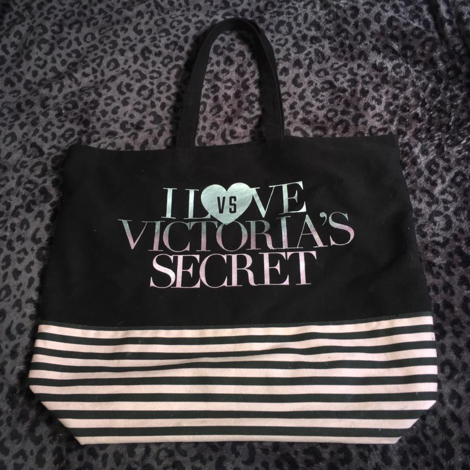 NWT Victorias Secret Tote and Makeup Bag Shipping: - Depop