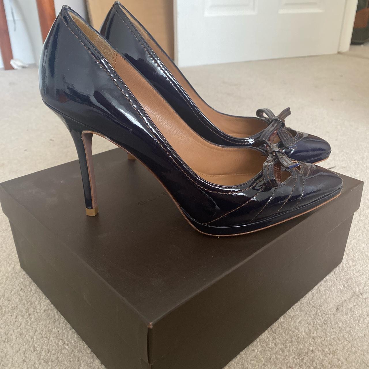 Vintage Elie Tahari navy pumps, mid heel (~3.5in)