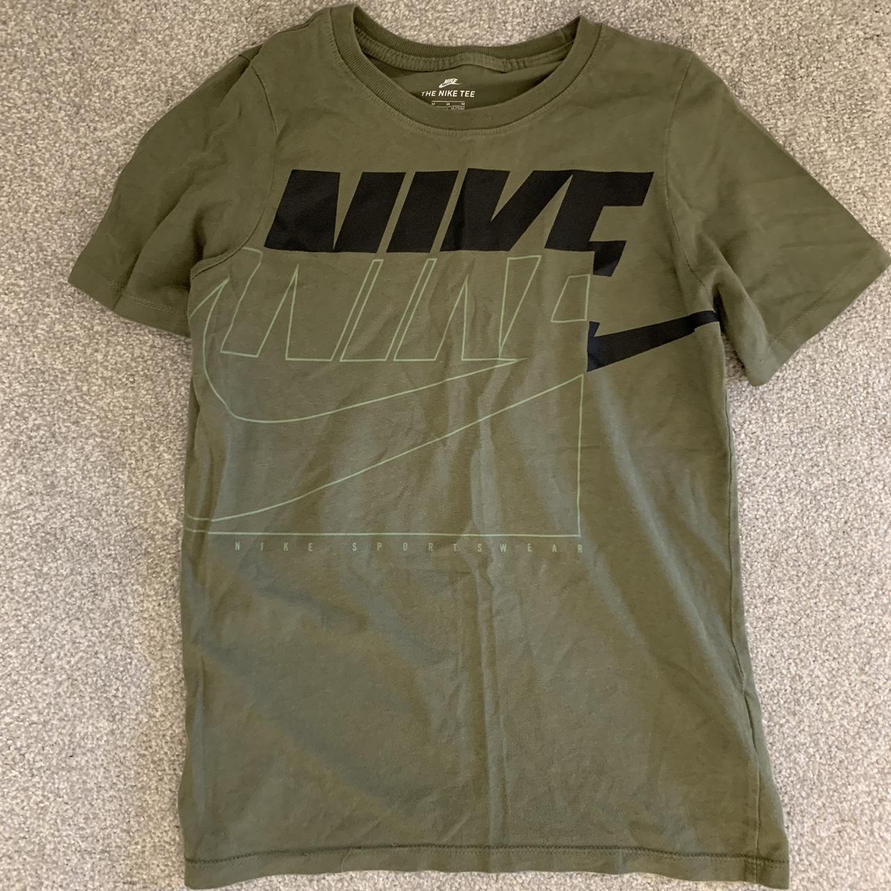 Nike Khaki and Black T-shirt | Depop