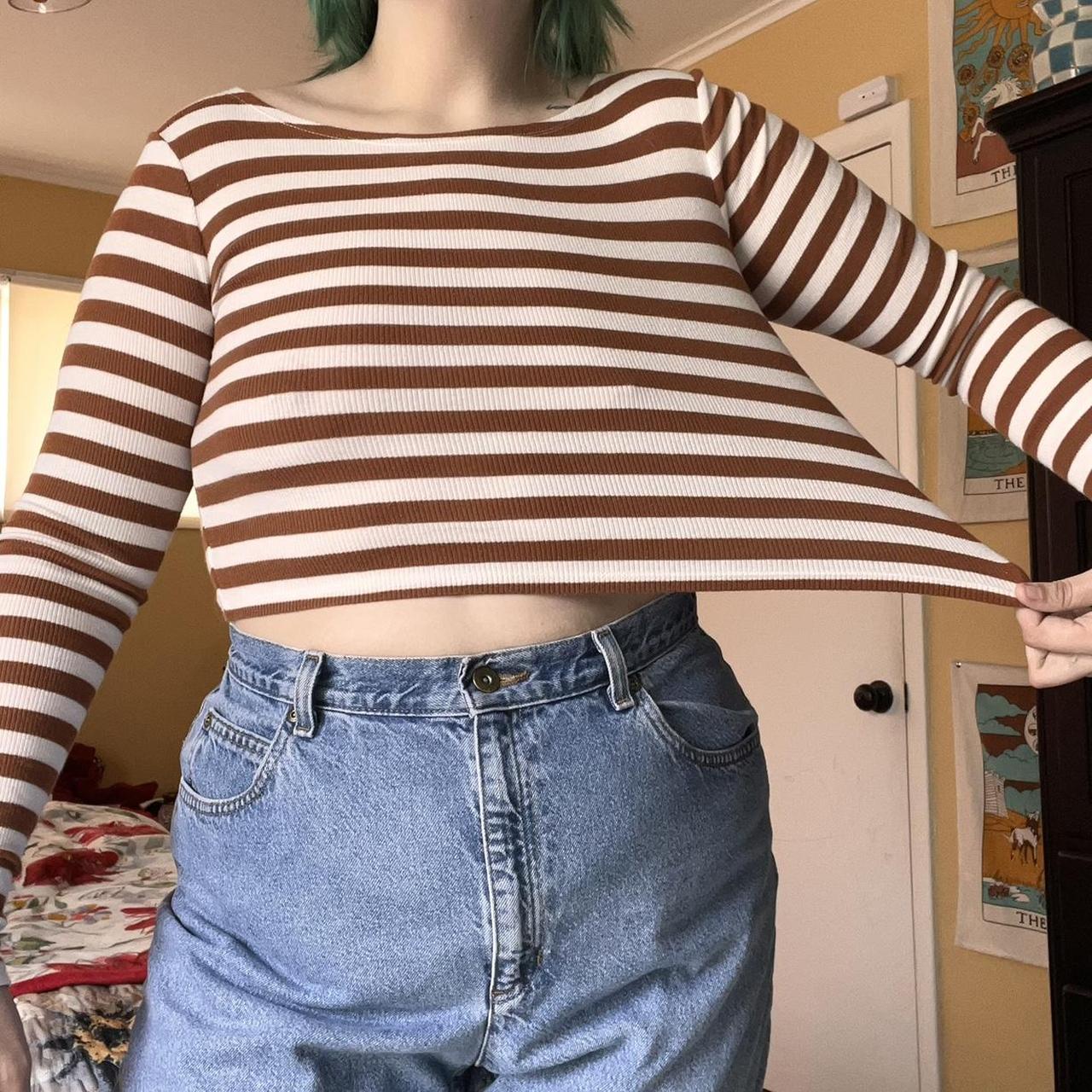 Women's Tan and White Shirt | Depop