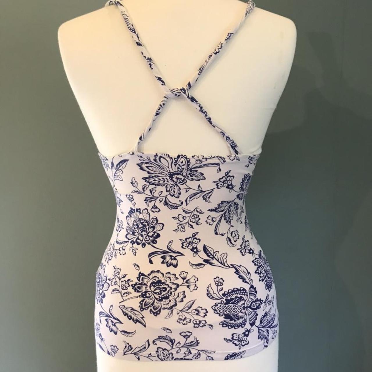 navy-and-white-flower-print-top-cross-back-style-depop