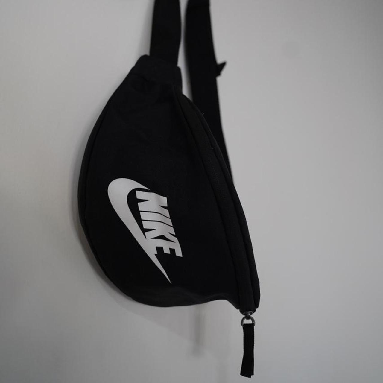 womens black nike bag