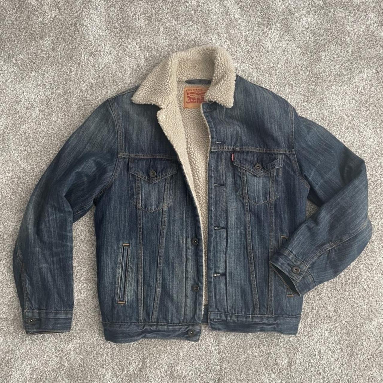 Levi’s Sherpa lined denim sized medium. - Depop