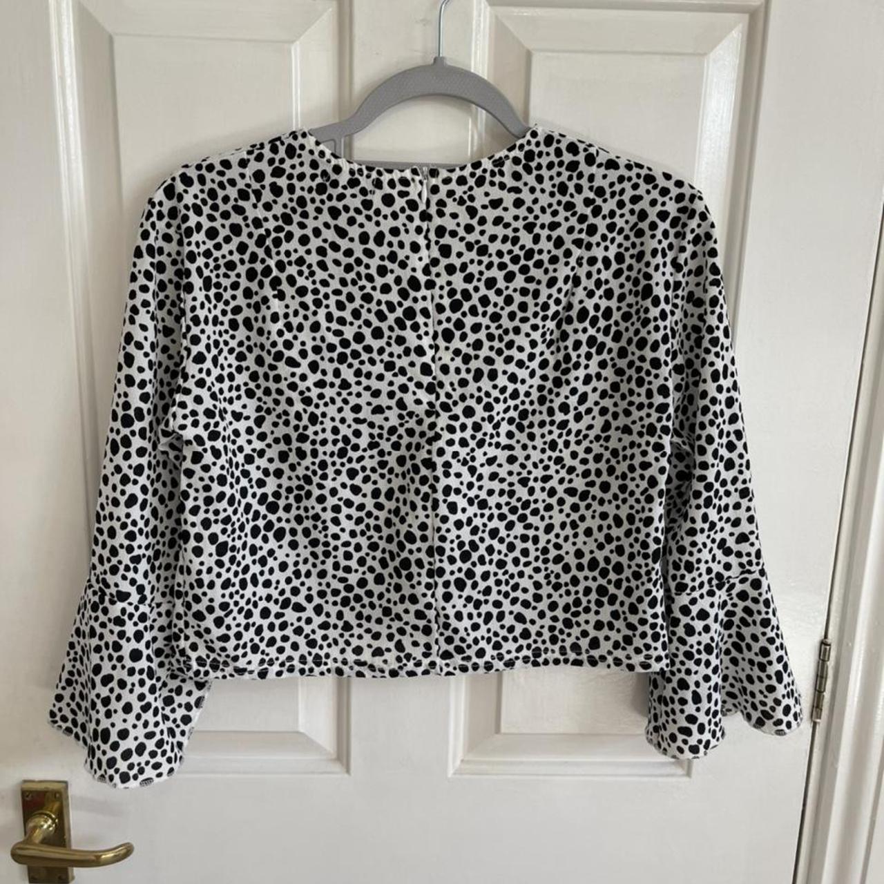 PrettyLittleThing Women's Black and White Blouse | Depop