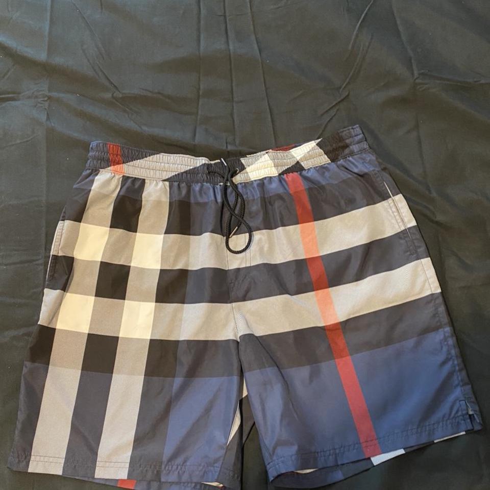 Burberry Men's Navy and White Shorts | Depop