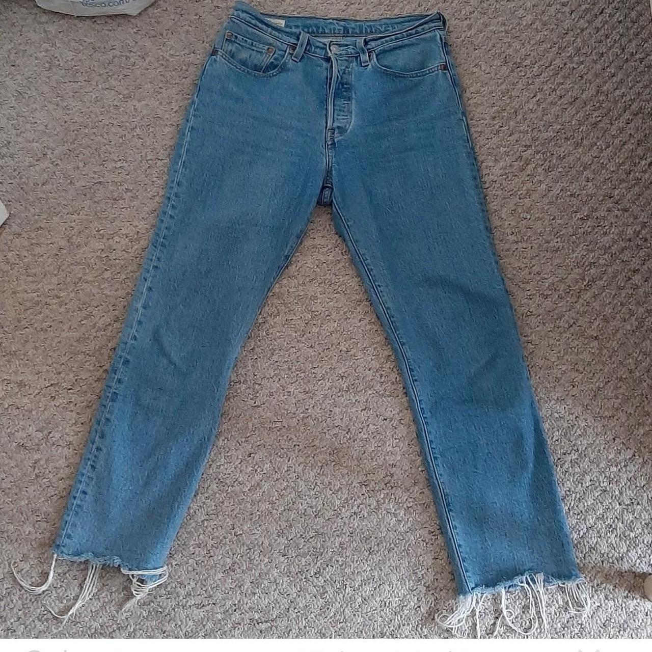 Barely worn pair of high waisted Levi jeans in great... - Depop