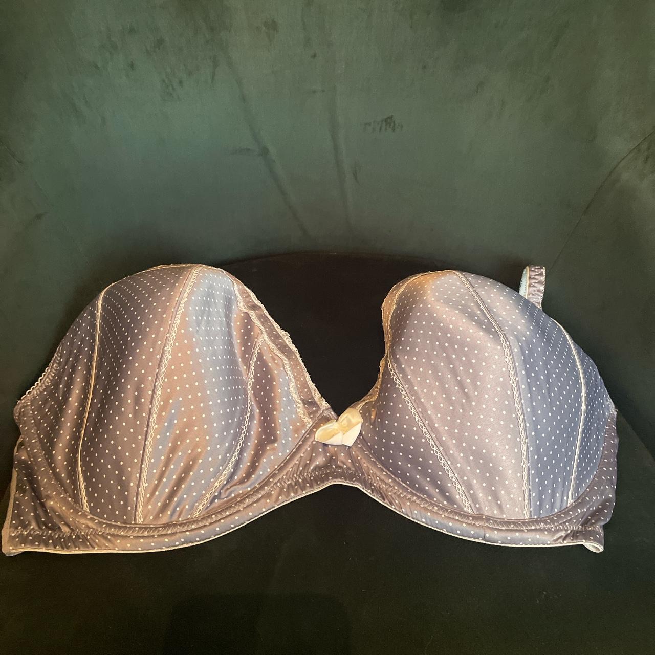 Never worm grey polka dot clam shell bra. 38E #bra - Depop