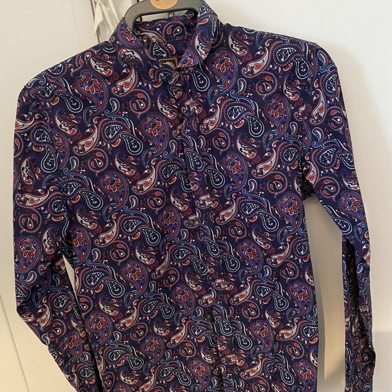 Small Paisley pretty green shirt! Fantastic... - Depop