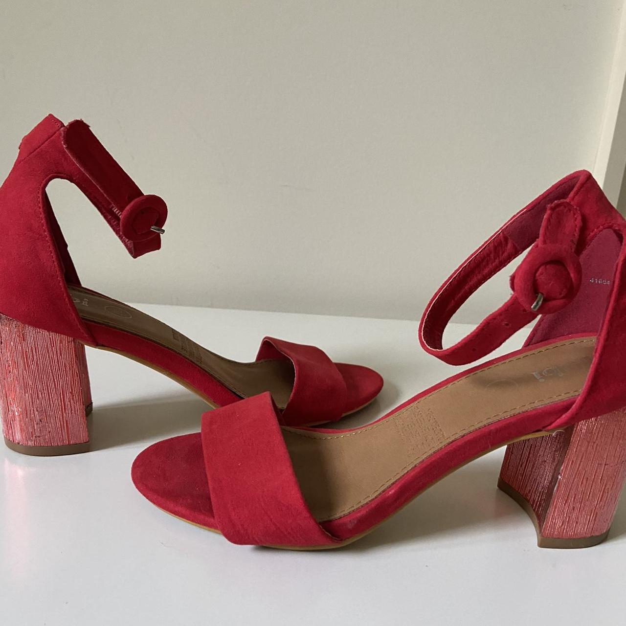 Coral suede shoes from Rubi size 36, strap around... - Depop