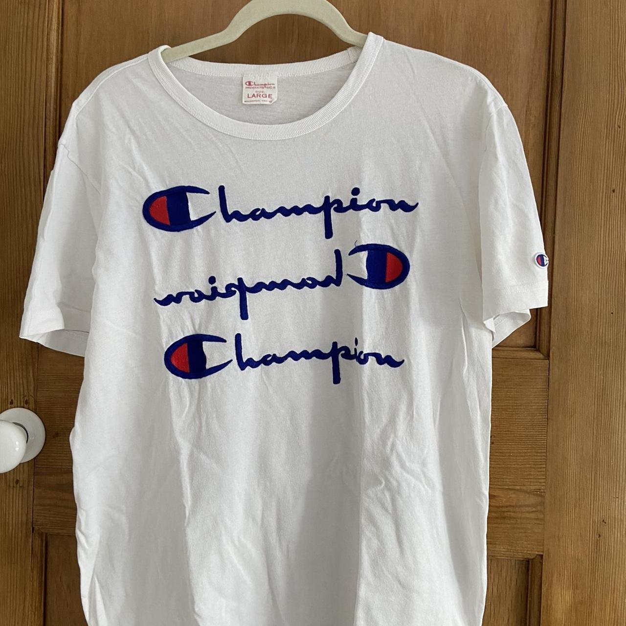 🧔🏽‍♂️ CHAMPION White Embroidered Logo T-Shirt Size Large ⭐️ - Depop