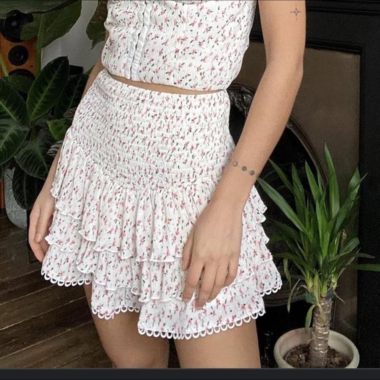 Kiss The Sky Women's White and Pink Skirt Depop