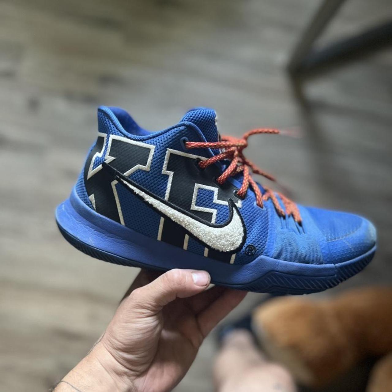 Kyrie Irving 3 (duke edition) basketball shoes!!